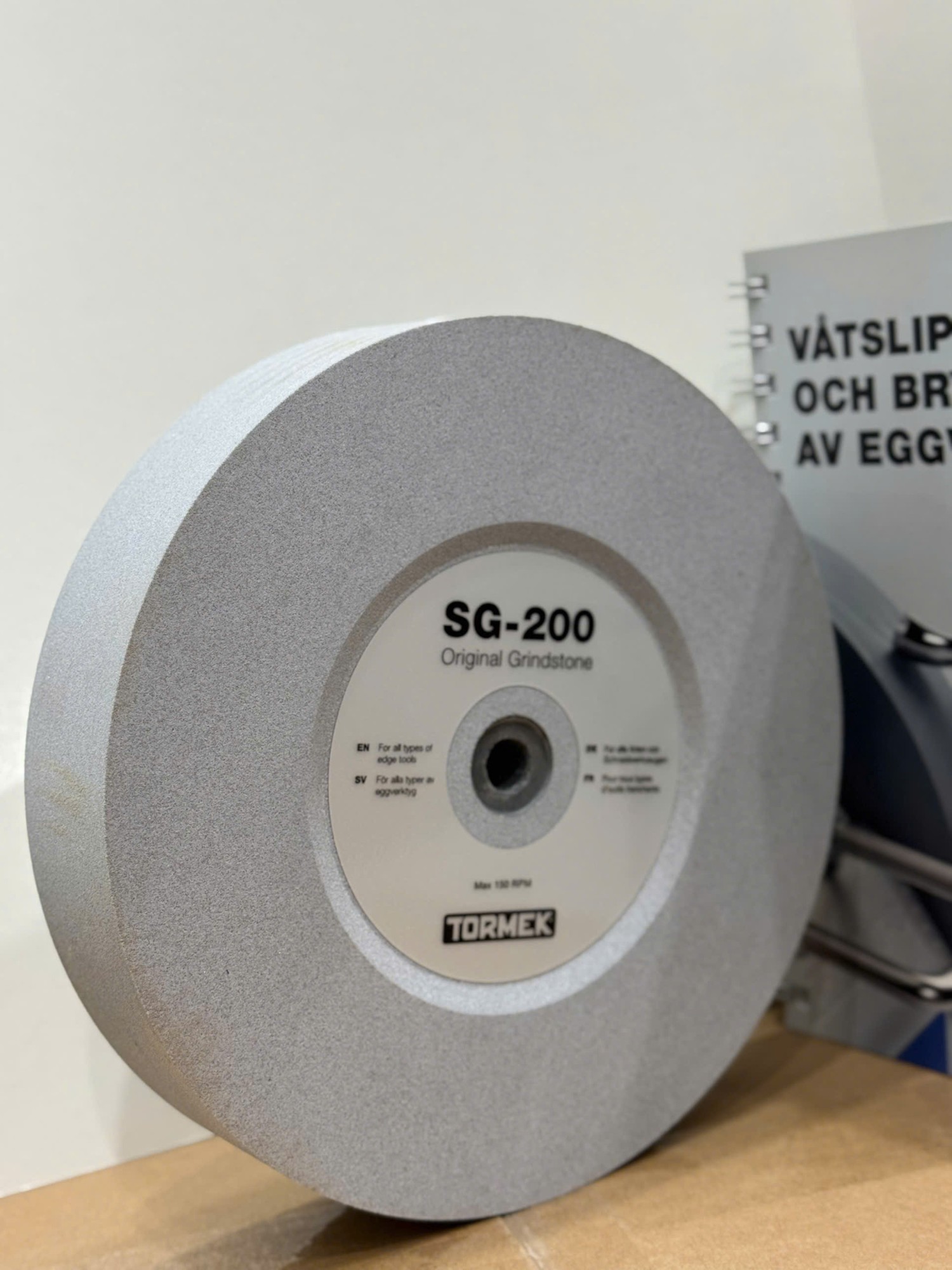 Hướng Dẫn Sử Dụng Đúng Cách Đá Mài SG-200 – Tối Ưu Hiệu Quả Cho Máy Mài Tormek